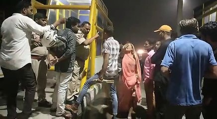 दर्शनार्थियों से मारपीट, दो टोल टोलकर्मी गिरफ्तार