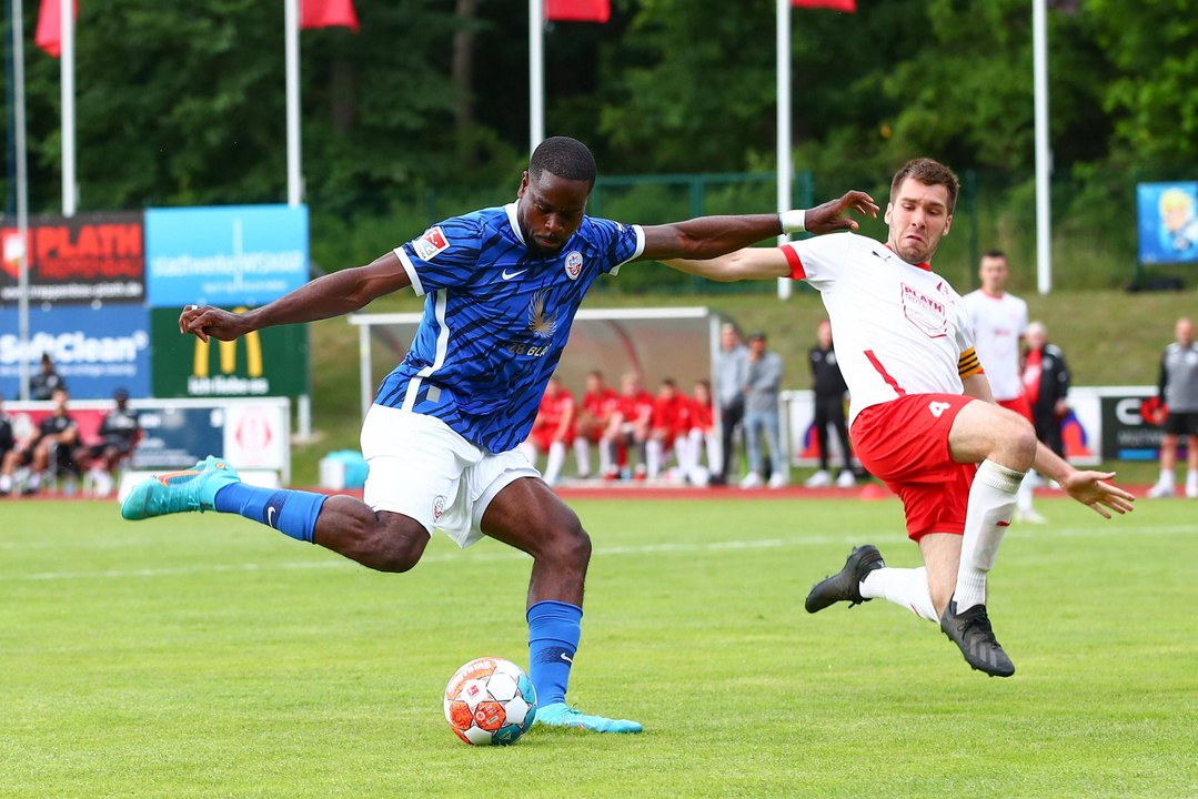 Überzeugende Rostocker: Hansa spielt sich gegen Wismar in Torlaune