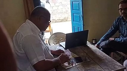एक लाख की रिश्वत लेते  एसआई  रंगे हाथों गिरफ्तार