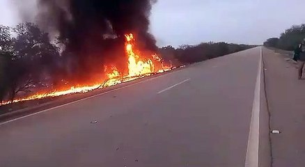 Fallece un hombre tras incendio de camión cisterna
