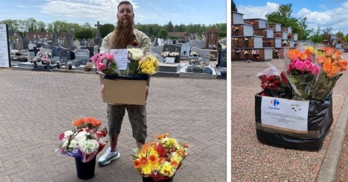 2 fois par semaine, Jordan récolte les bouquets invendus pour aller fleurir les tombes des cimetières à Lens