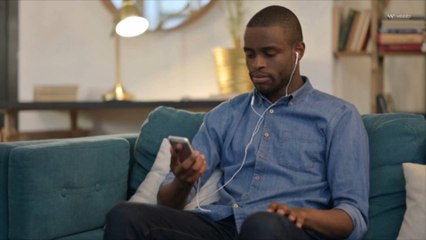 Michael Jackson : 3 de ses titres retirés des plateformes de streaming