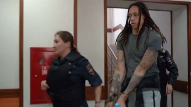 Star del basket Usa si dichiara colpevole di spaccio in Russia