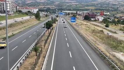 Trakya'ya tatilci akını: Dakikada onlarca araç geçiyor