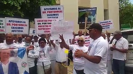Familia Rosario dividida: unos piden libertad de abogado Portorreal, otros los "papeles de herencia"