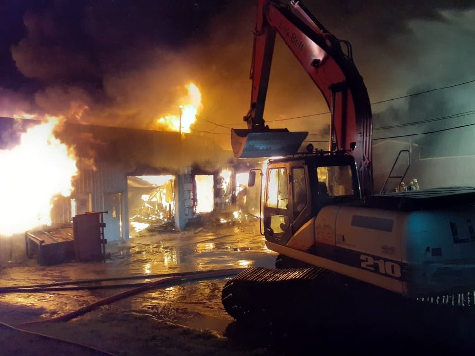 Un bâtiment commercial détruit par les flammes à Saint-Jean-Port-Joli