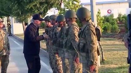 Bakan Hulusi Akar ve komutanlardan "Süleyman Şah Türbesi"ne ziyaret