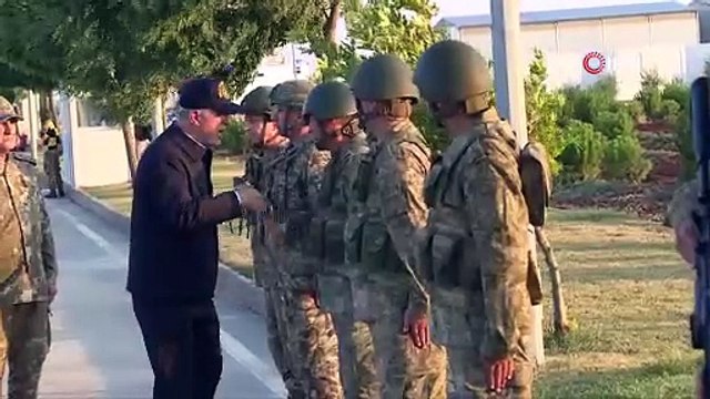Bakan Hulusi Akar ve komutanlardan Süleyman Şah Türbesi ne ziyaret