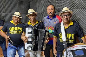 Ao som de sanfona, triângulo e zabumba, trio pé de serra mantém tradição no Vale do Piancó