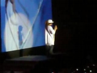 🎸 Tom & sa Guitare en Action : Moment Amusant le 9 mars lors du Concert TH