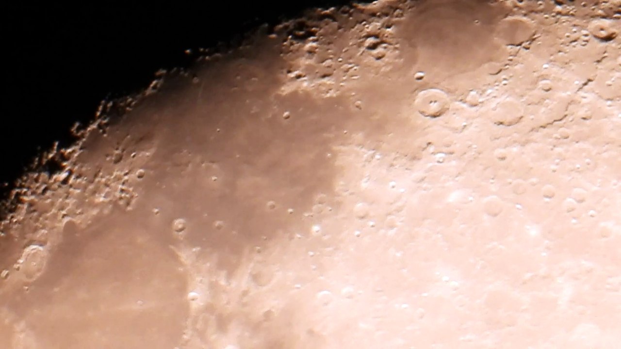luna iluminada al 82%