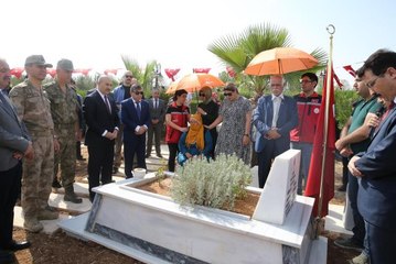 Son dakika haberi: Vali Demirtaş, güvenlik güçleri ve şehit aileleriyle bayramlaştı