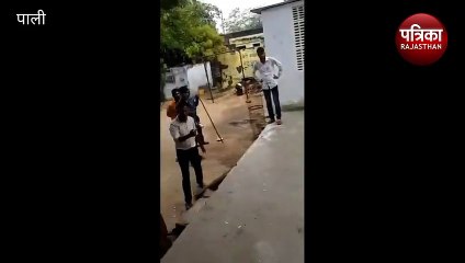 Watch Video : स्कूल में आया सांप, मची अफरा-तफरी