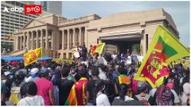 Sri Lanka Economic Crisis :  மாளிகையைவிட்டு ஓட்டம் பிடித்த கோத்தபாய ராஜபக்ச! பற்றி எரியும் இலங்கை!