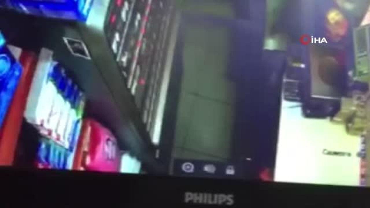 Kolonya ile oyun faciaya neden oluyordu: Alevlerin sıçradığı adam yanmaktan son anda kurtuldu