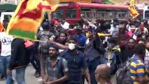 Sri Lanka'da kriz: Protestocular hükümet binasını bastı; Rajapaksa başkanlık sarayını terk etti