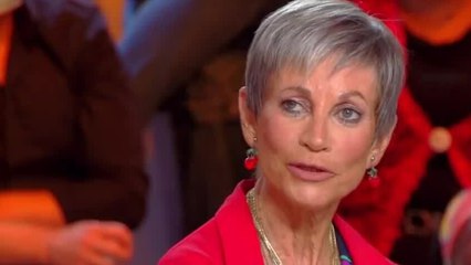 Télécharger la video: VOICI : INFO VOICI – Isabelle Morini-Bosc : la chroniqueuse de TPMP a appris une très mauvaise nouvelle