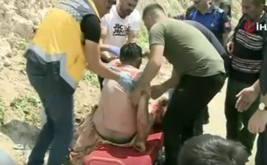 Genç kasap dananın darbesiyle yere yığıldı