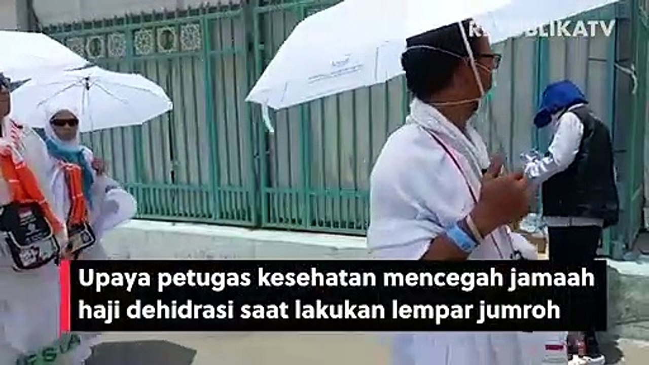 Upaya Petugas Kesehatan Cegah Jamaah Dehidrasi