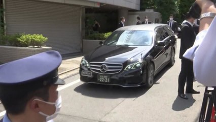 아베 운구차 도쿄 자택 도착..."12일 절에서 가족장" / YTN