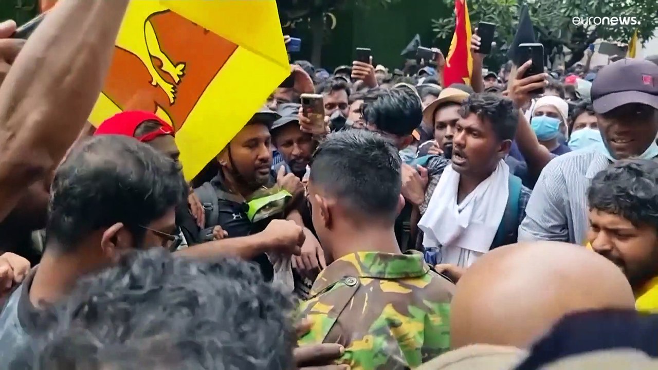 Президент Шри-Ланки уходит в отставку