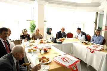 Başkan Altınok'tan huzurevine Kurban Bayramı ziyareti