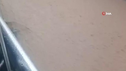 Bayramın birinci günü sağanak yağış sele sebep oldu