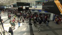 Continuano i disagi negli aeroporti europei: voli cancellati e lunghe file all'imbarco