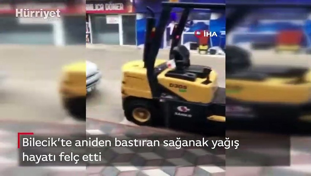 Bilecik'te sağanak yağış: Araçlar suya gömüldü