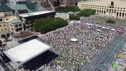 Kanadalı Müslümanlar bayramda camileri doldurdu