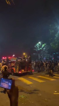 Sri Lanka Crisis: Security personnel beat up protesters outside the Presidents House