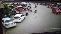 Gujarat Crime Video सीसीटीवी में दिखाा, ऐसे उड़ाए बाइक की डिक्की से 10 लाख रुपए