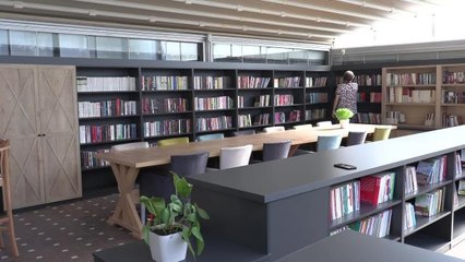 Bayraklı'nın İlk 'Kitap Kafe'si Hizmete Girdi: Kitap Okuyana Çay Ücretsiz