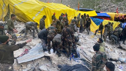 Tải video: Amarnath flood: Yatra remains temporarily suspended