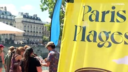 Praia nas margens do Sena em Paris