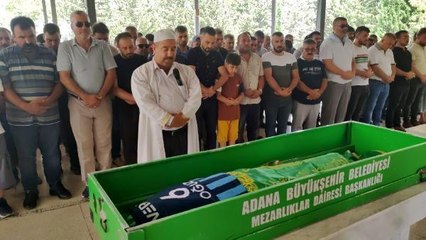 Kazada ölen 9 yaşındaki Oğuz Kaan, son yolculuğuna formasıyla uğurlandı