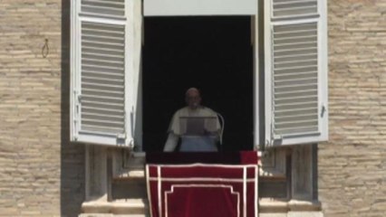 Papa Francesco: "Mi unisco al dolore del popolo dello Sri Lanka"