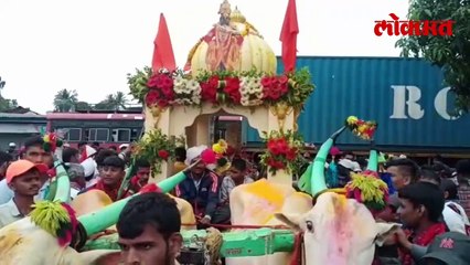 एकीकडे कर्तव्य अन् दुसरीकडे विठुनामाचा गजर