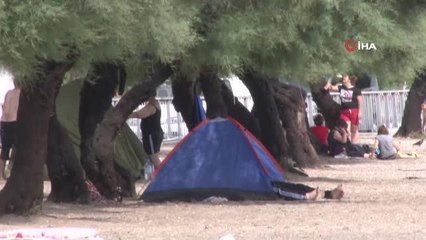 Uyarılara rağmen denize giren kadın boğulma tehlikesi geçirdi