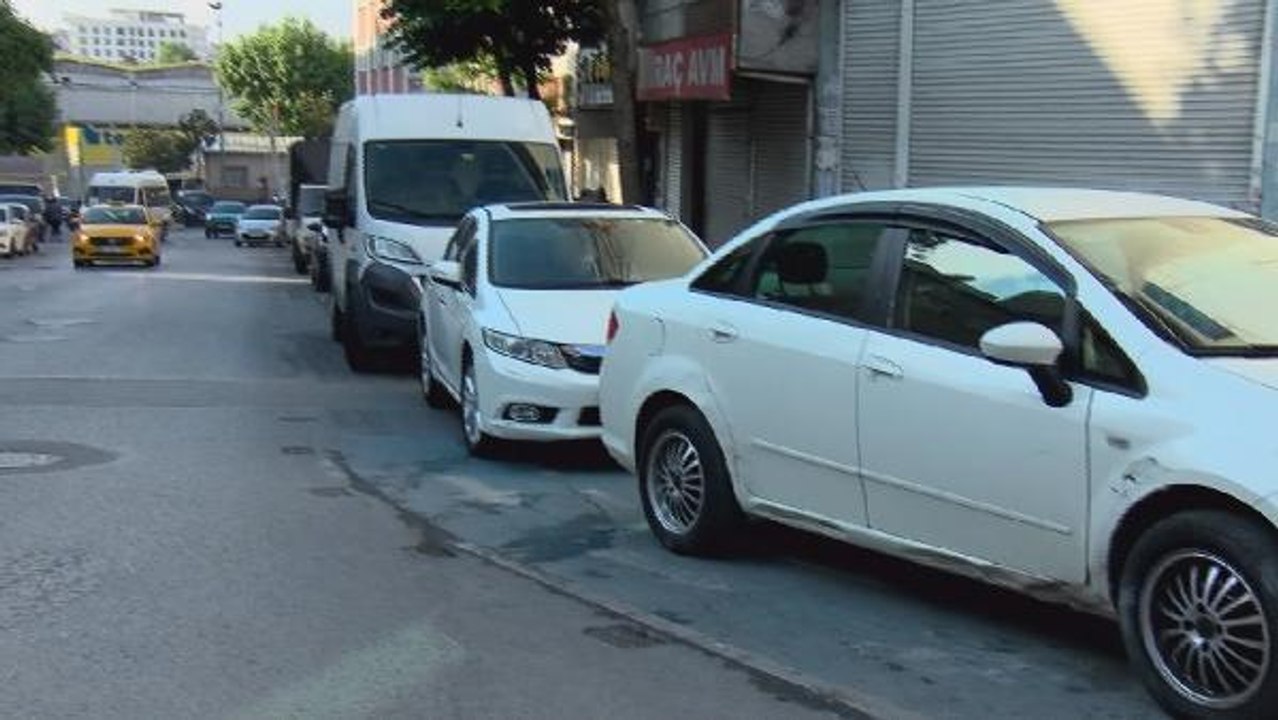 BİSİKLET YOLLARI PARK EDEN ARAÇLARLA İŞGAL ALTINDA