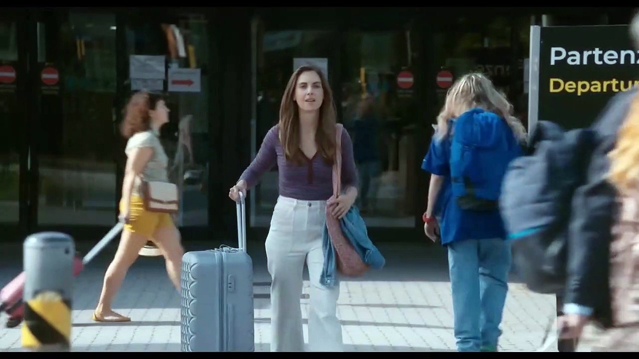 Spin Me Round Trailer OV