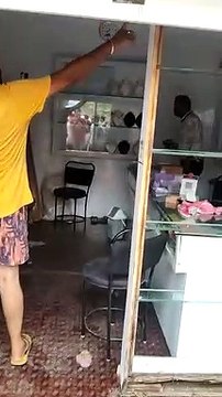 15 kg silver and 10 tola gold jewelery stolen from jewelery shop