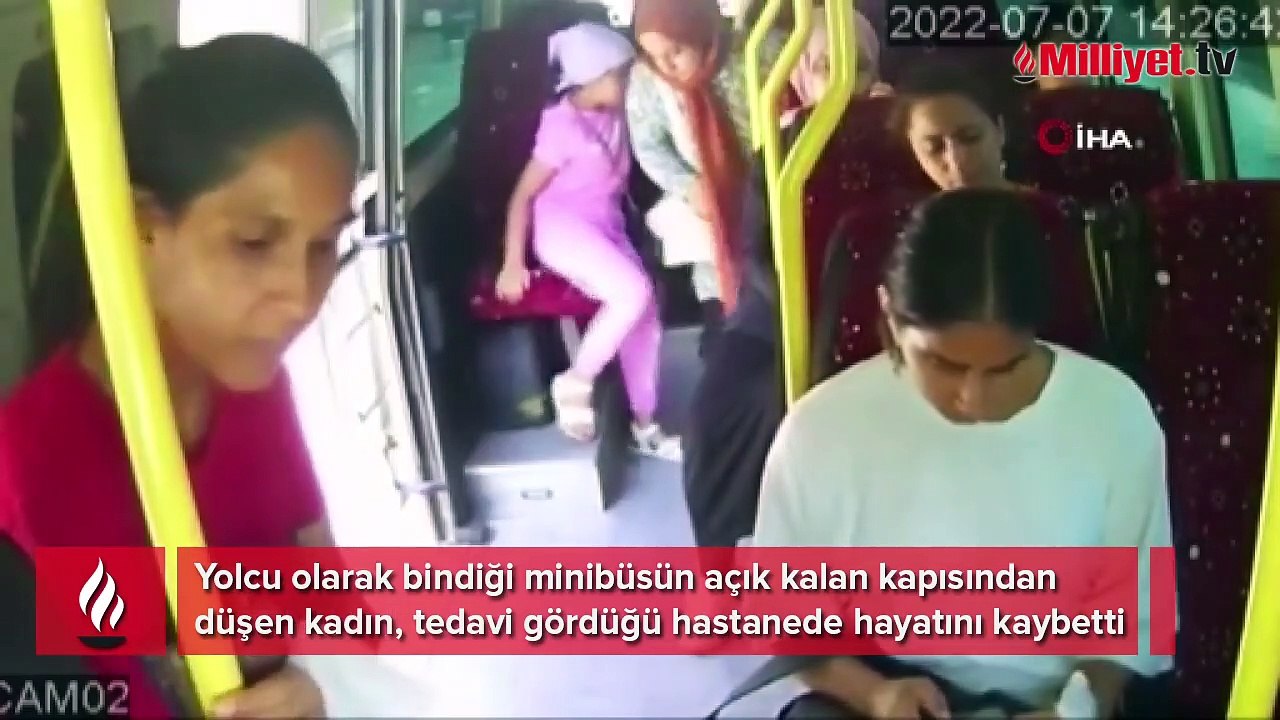 Minibüsten düşen kadın hayatını kaybetti