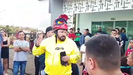 Amigos e familiares de Cris Teixeira se emocionam com homenagem feita por motoboys