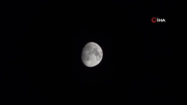 Geceyi aydınlatan şişkin ay görsel şölen sundu