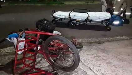 Homem cai de bicicleta após perder o controle e fica ferido