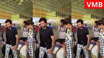 Download Video: Ritesh Deshmukh With Family, Disha and Mouni Roy At Airport Flying For IIFA Award