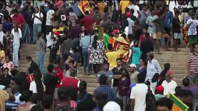 Sri Lanka, occupate dai manifestanti le residenze presidenziali e del Primo ministro