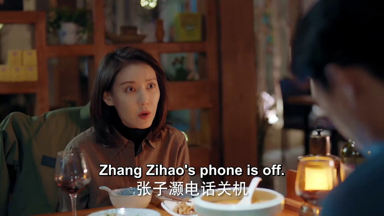 La belle femme a été piégée dans une grotte tard dans la nuit. L'homme seul et la veuve ont appelé à l'aide en vain. Face à la provocation de l'homme, il a directement ramassé la brique