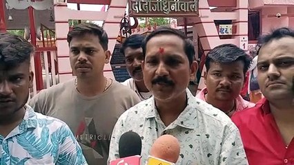 दादाजी धाम परिसर के दुकानदारों ने रास्ता बंद करने का जताया विरोध